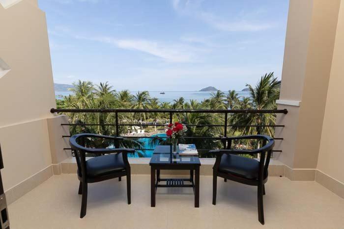 Con Dao Resort Chi Khu Co Ong Buitenkant foto
